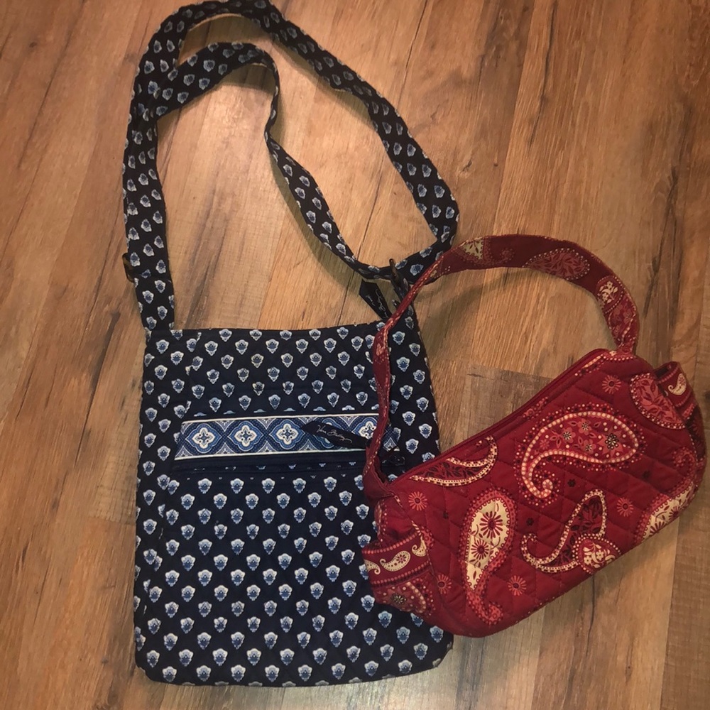 Women’s 2 Vera Bradley pocket books!